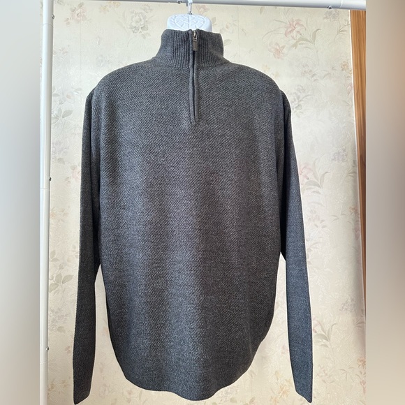 Dockers classic sweater pullover with quarter zipper and long sleeves. Size L. - Picture 4 of 15